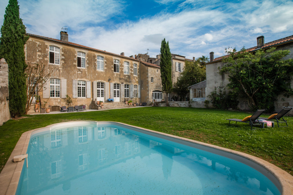 Villas et maisons d'exception à louer avec piscine privée - Gers et Lot et Garonne.