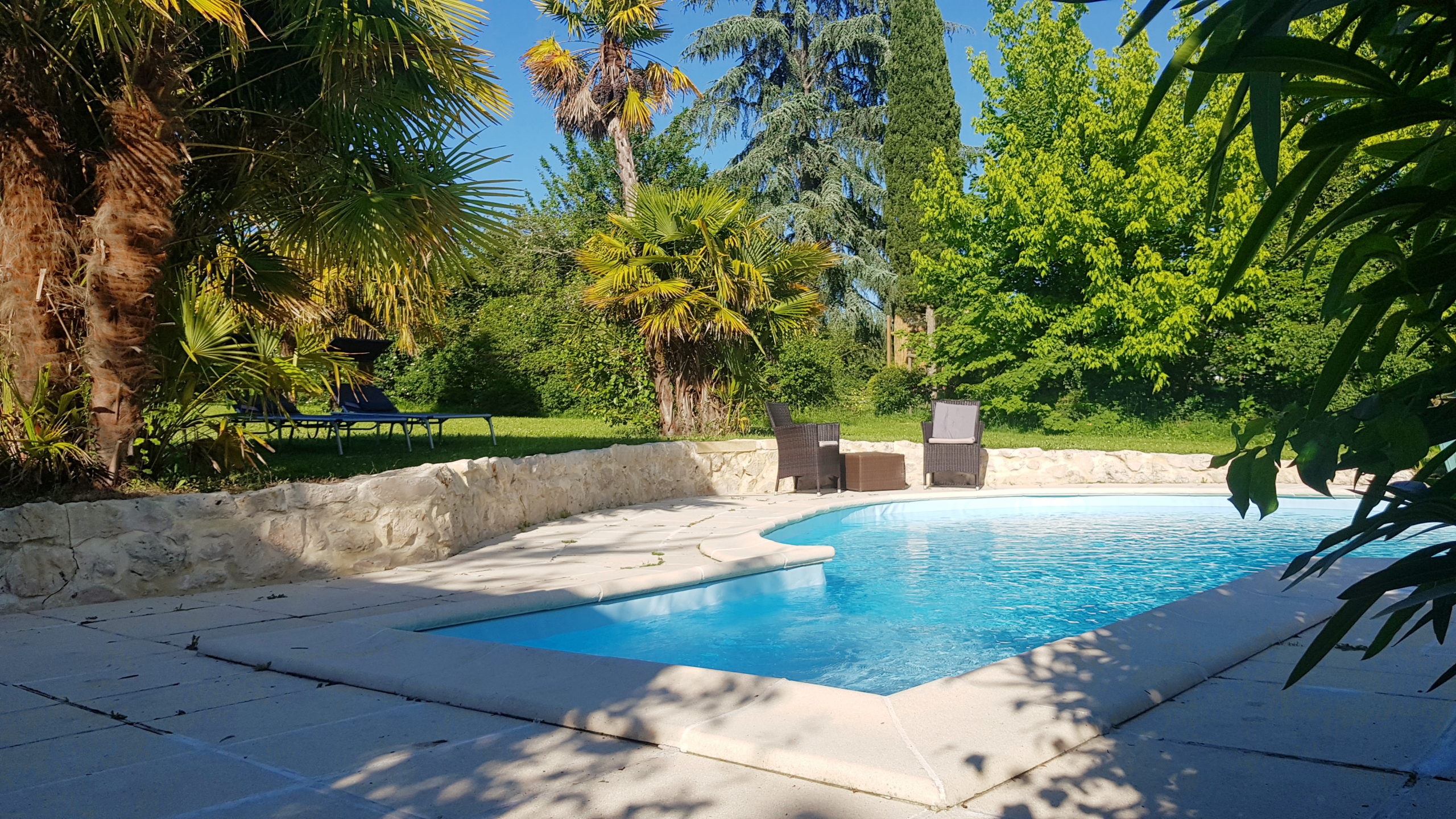 Villa Les Roses. Mézin. Nérac. Vacances piscine privée. 8 pers. Gascogne Collection & Isasouri photographie Gers