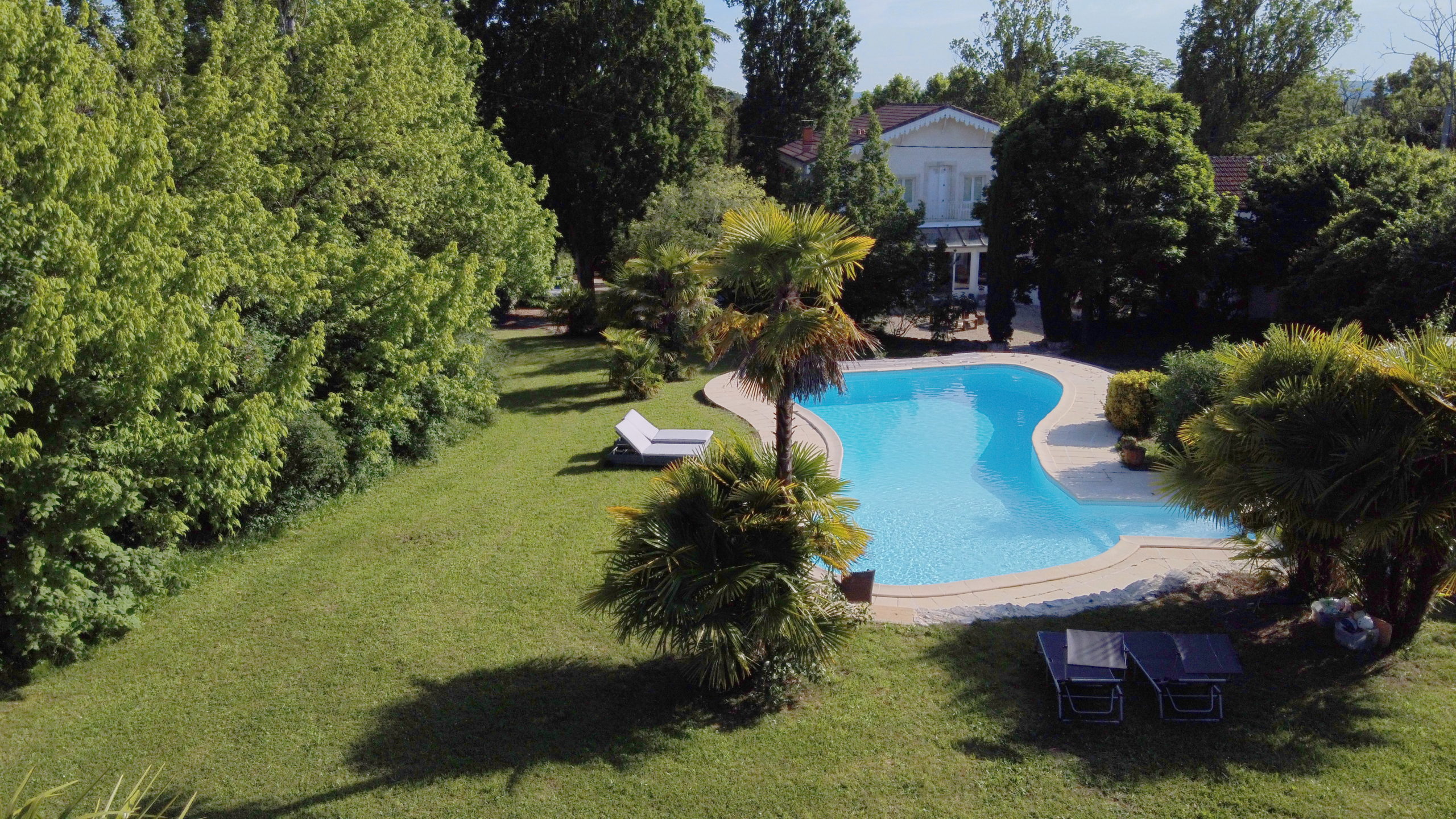 Villa Les Roses. Mézin. Nérac. Vacances piscine privée. 8 pers. Gascogne Collection
