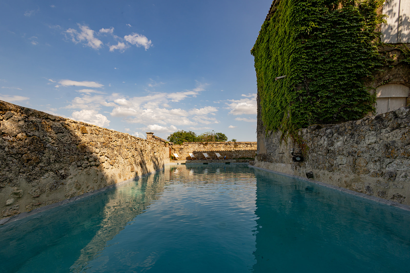 Château Gascogne - Saint Puy - 10 personnes - piscine XL et vue dominante ©Gascognecollection